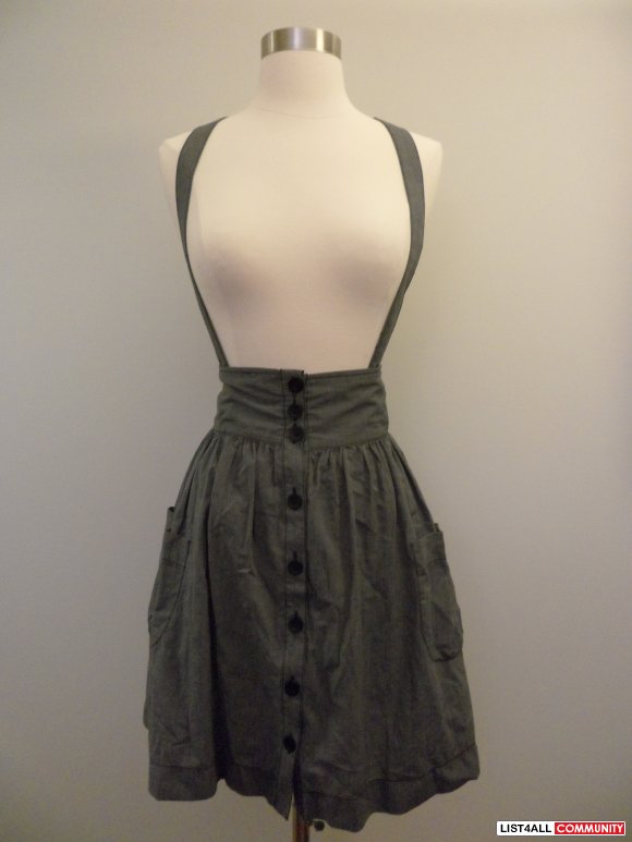 h&m grey denim like skirt with removable straps and front pockets