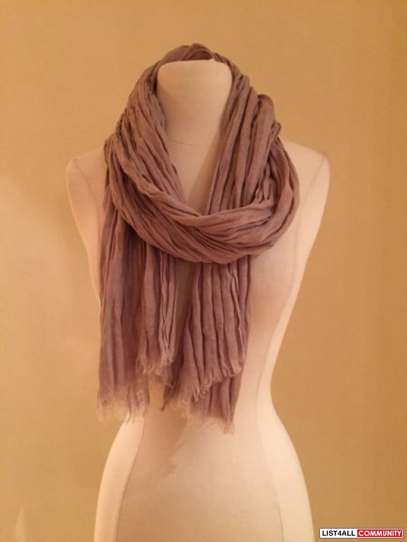 Aritzia Wilfred light grey/purple scarf