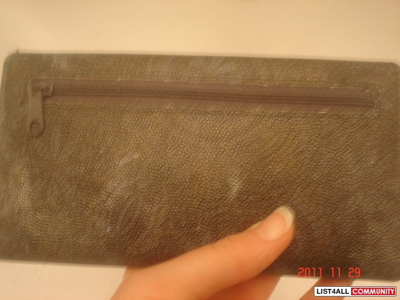 Brand New Wallet-Never used. Great Texture. Many compartments! (5$)