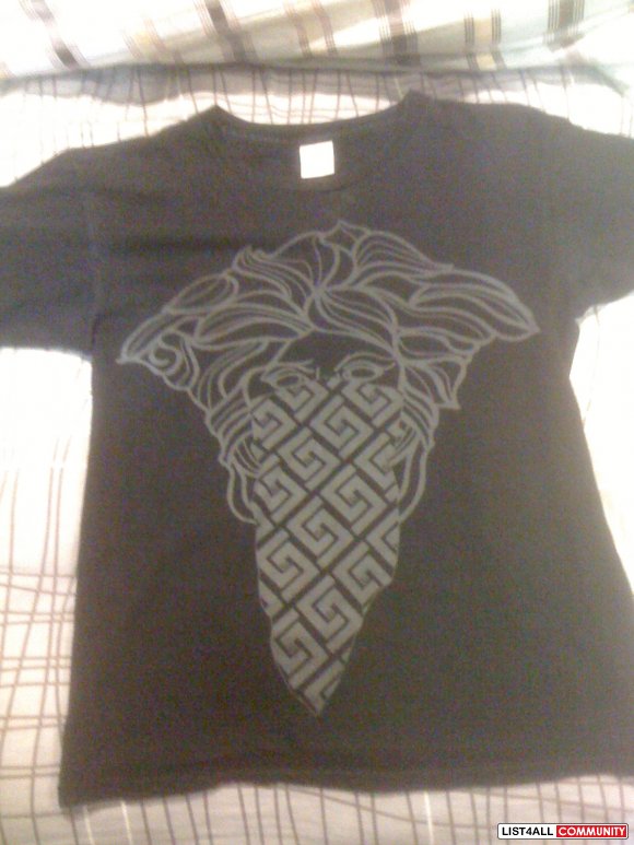 Black Crooks and Castles T sz small