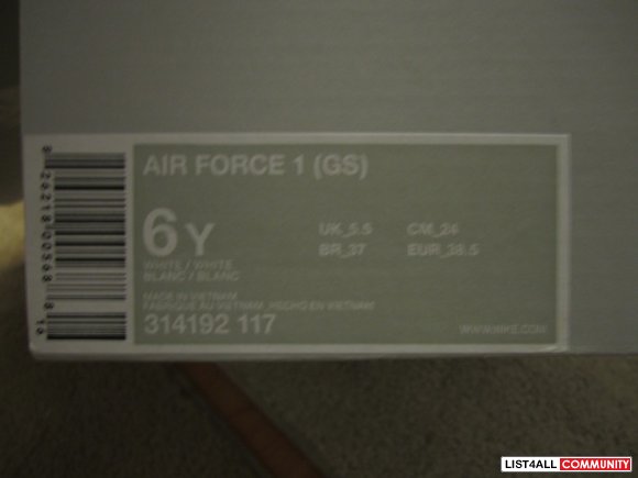 trainers for narrow feet
