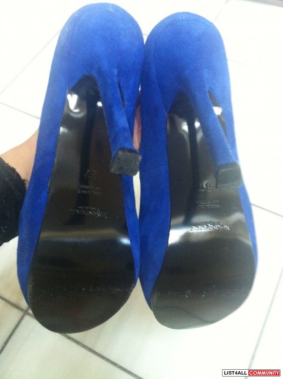 QUICKASALE $65:BRAND NEW YVES SAINT LAURENT TRIBTOO ELECTRIC BLUE PUMP
