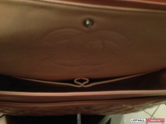 BNWT Chanel Lambskin Jumbo in Gold Hardware