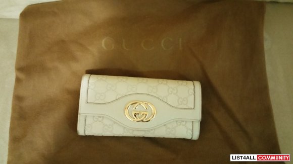 White Gucci Wallet