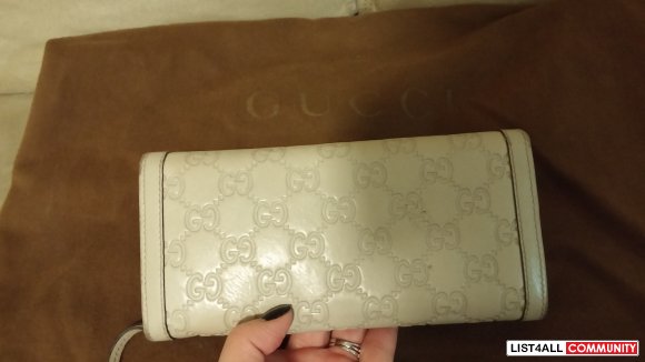 White Gucci Wallet
