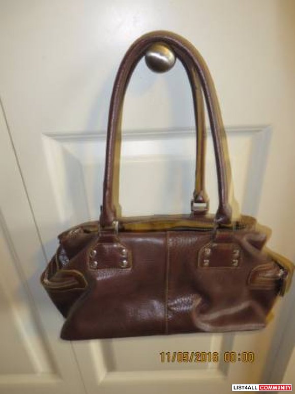 Matt and Nat  purse in Excellent condition $ 20 eacu