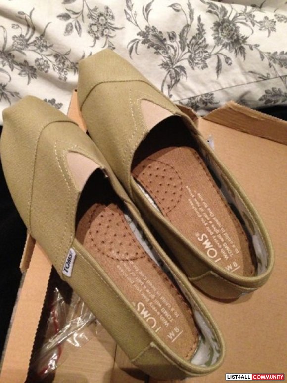 TOMS Beige Sz 8