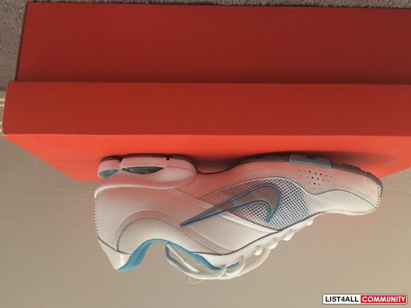 Womens Nike Runners - Size 8.5 - Never worn - Blue/White