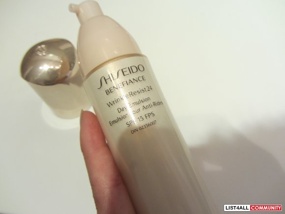 Shiseido Benefiance Wrinkle Resist 24 - Day Emulsion (SPF 15)