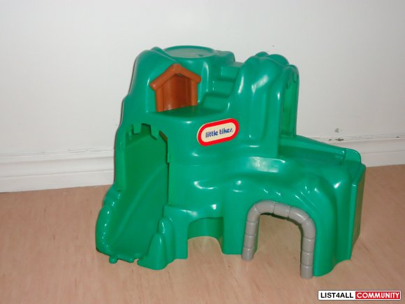 little tikes country cottage green