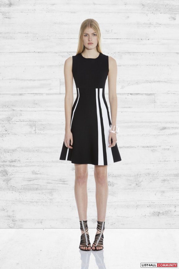 Monochrome one-piece address