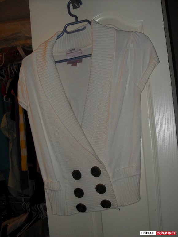 cream coloured short sleeve sweater - size s