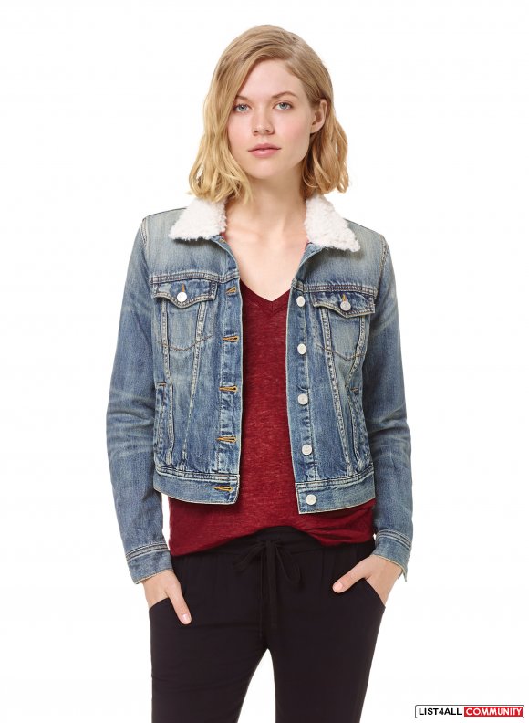 Aritzia Van Nuys Light Wash Denim Jacket XS