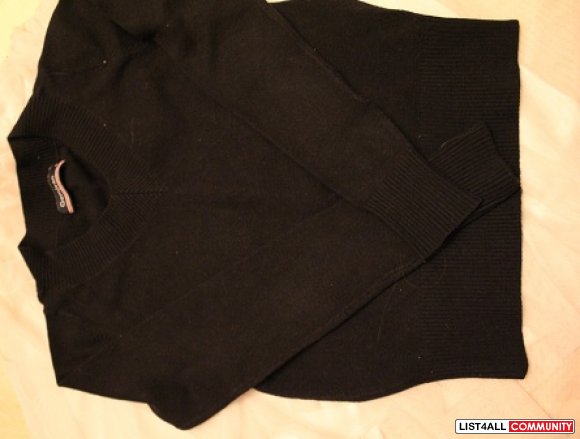 black sweater (s)