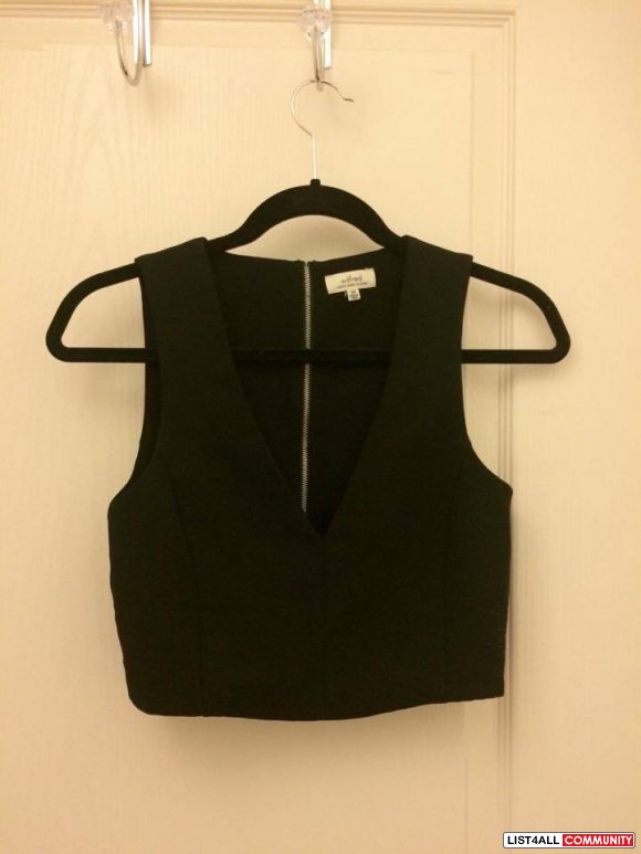 Wilfred Black Crop Zipper Tank (Fits Medium)