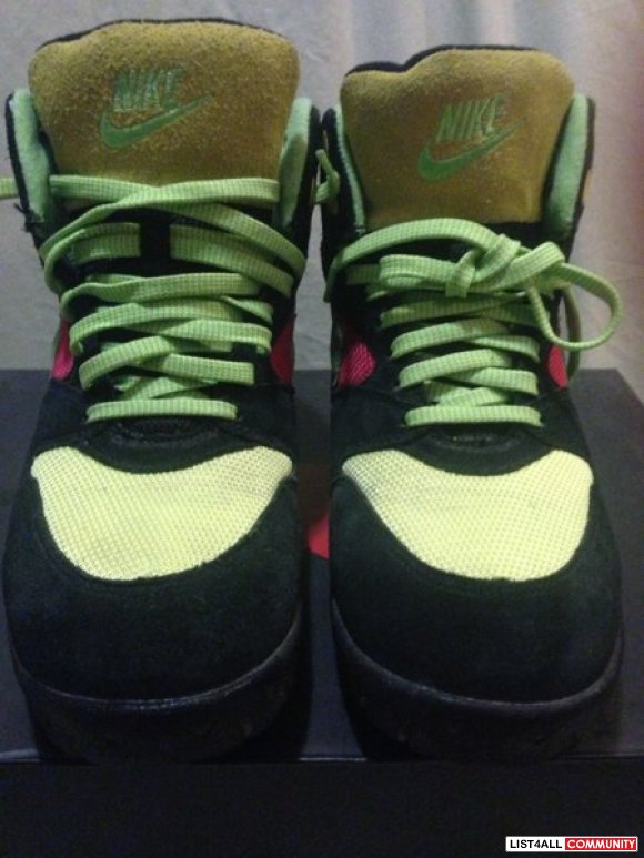 nike fuzzy boots