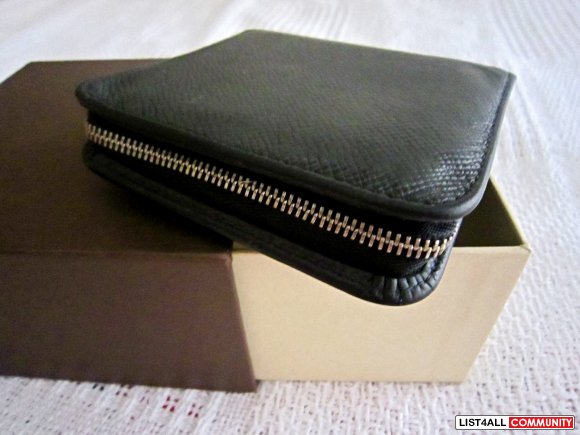 Authentic Louis Vuitton Taiga Zip Wallet :: luxurylana :: List4All