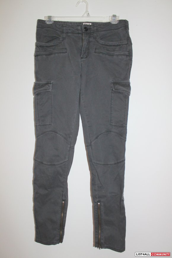 BNWOT Aritzia TNA Size 4 Dark Grey/Charcoal Skinny Cargo Pants