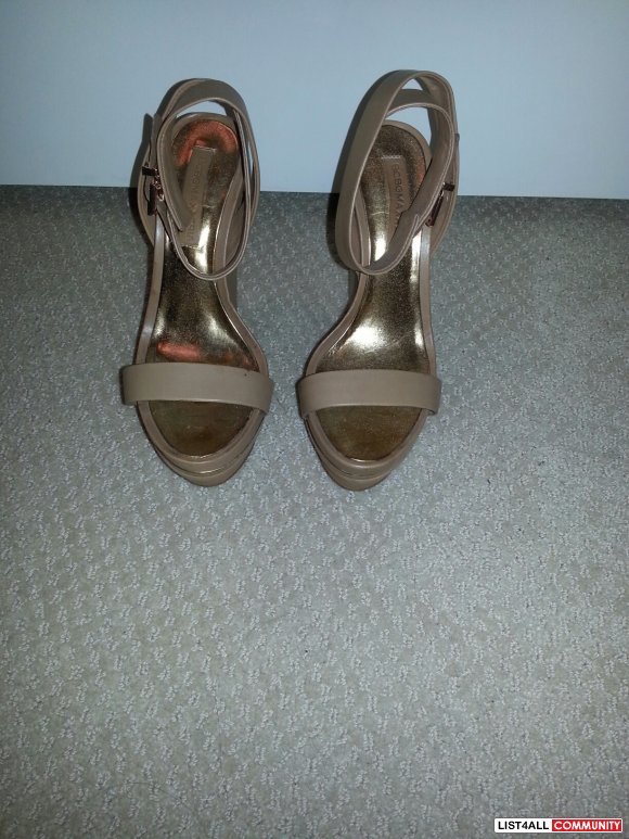 bcbgmaxazria platform sandals