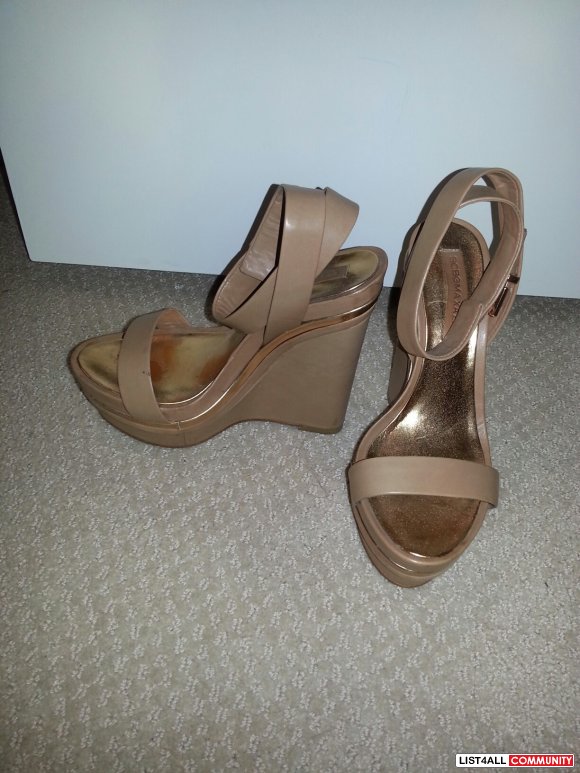 bcbg block heel sandals