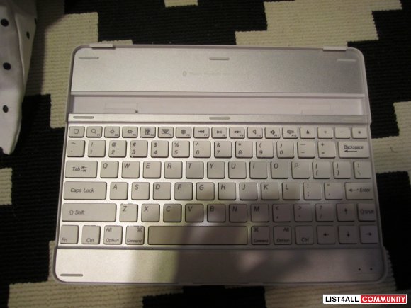Aldo iPad cover/purse with keyboard
