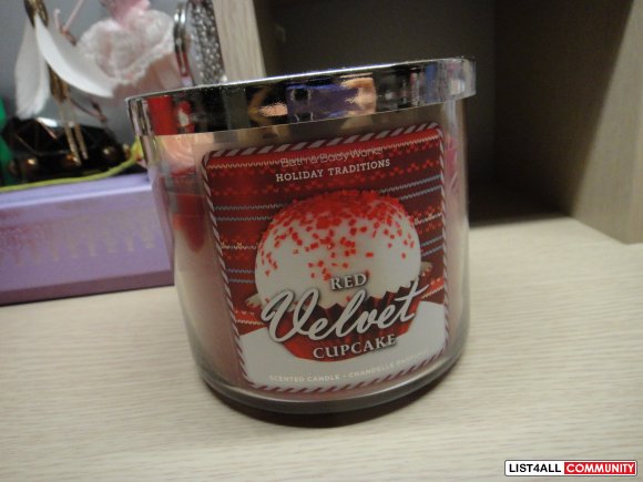 BATH & BODY WORKS Red Velvet Candle