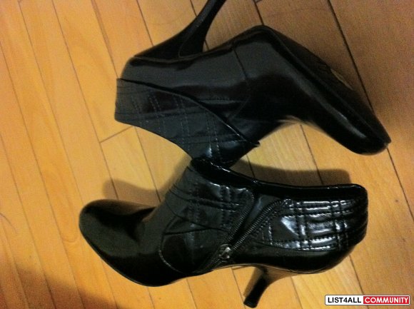 bcbg ankle booties