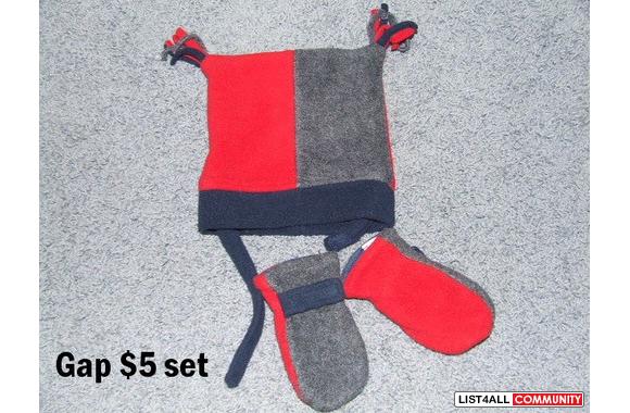 GAP fleece hat mitten set. Size 0-3 months