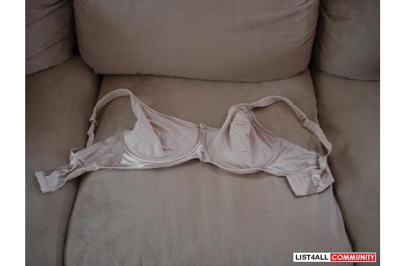 2 maternity bras. One white, one cream. Both 40DD and gently used. Sti