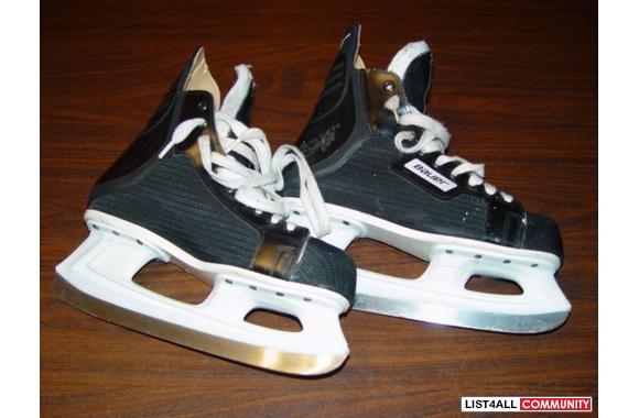 Bauer ice hockey skate. Size 8D. great condition.