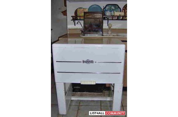 Ironrite Model 85 Mangle clothes pressing Machine.