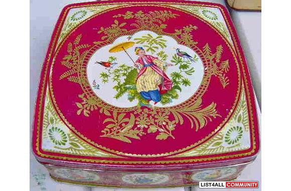 Vintage collectible storage tins. Peak Freans-$8.0
