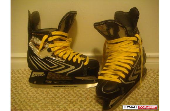 CCM Mens Skates- *size 6*BRAND NEW!!!(Never worn) 