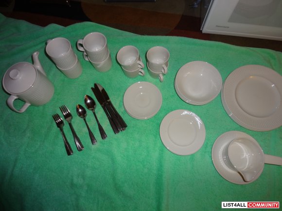 Set of 4 White Dishes