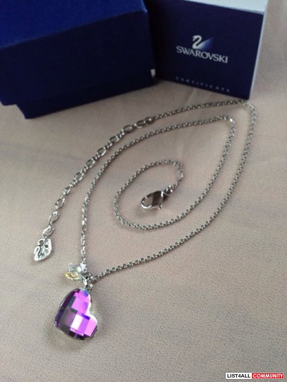 Swarovski mini heart necklace
