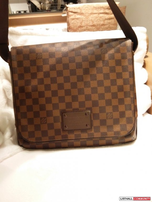 AUTHENTIC! Louis Vuitton Brooklyn MM in Damier Ebene!