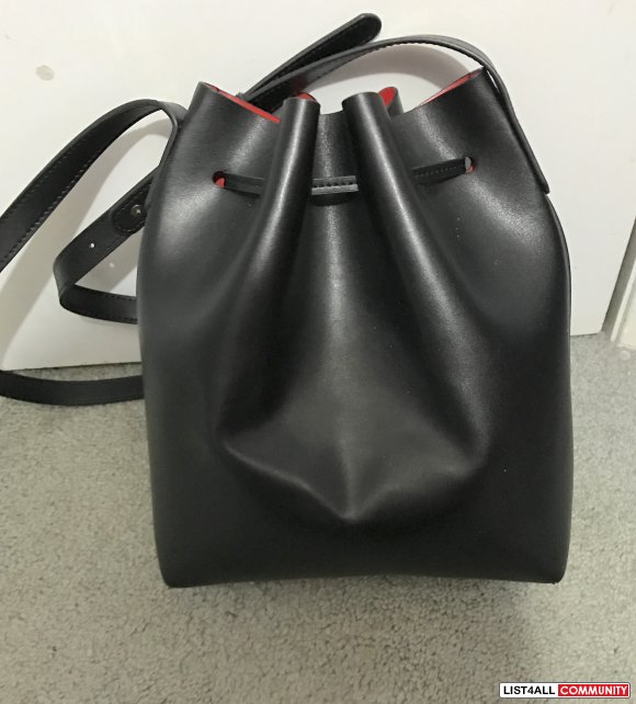 cute black /red drawstring bucket bag