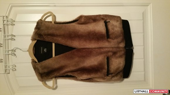 CLUB MONACO fur vest