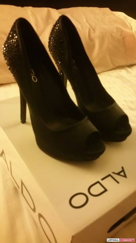 Aldo "Durling" Black open toe heels size 6