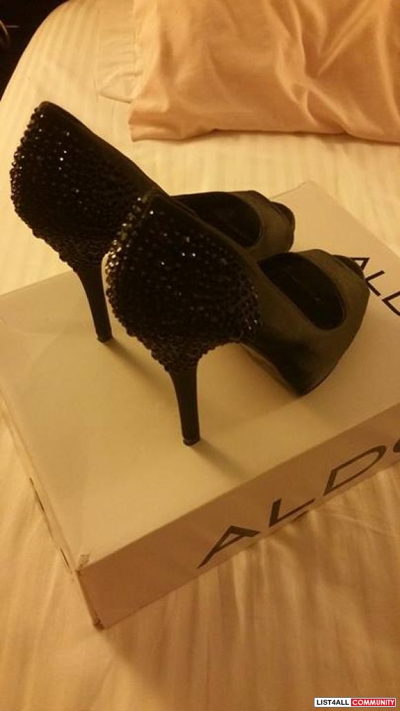 Aldo "Durling" Black open toe heels size 6