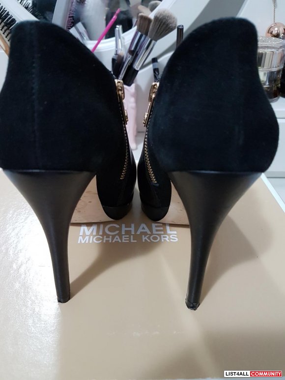 MK BLACK LEATHER/SUEDE ANKLE BOOTS