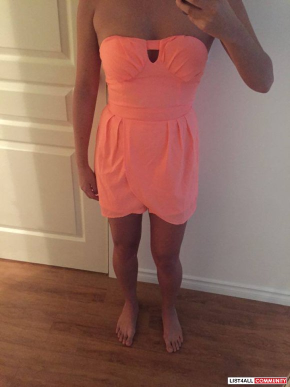 BNWT Chicabooti (Australian Brand)  coral romper - S