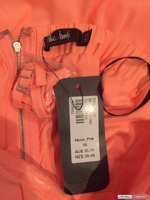 BNWT Chicabooti (Australian Brand)  coral romper - S