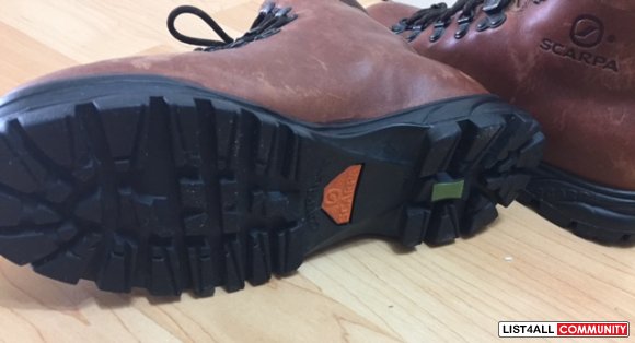 SCARPA waterroof leather woman hiking boots size 37