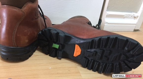 SCARPA waterroof leather woman hiking boots size 37