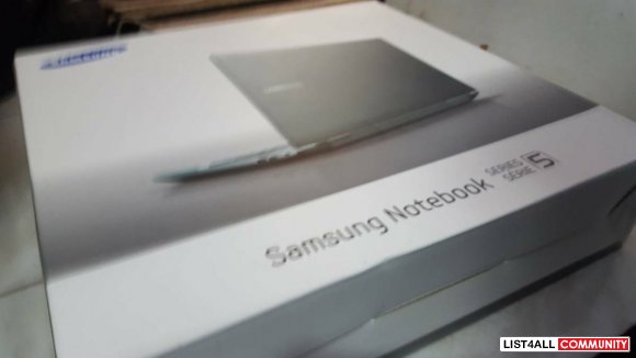 *IN BOX* (LIKE-NEW) - Samsung Laptop Series 5 Notebook 15" i5 Win 8