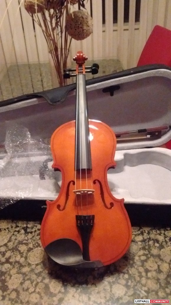 Brand New Violin 4/4 - $165 (PORT COQUITLAM)