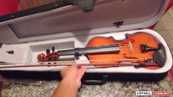 Brand New Violin 4/4 - $165 (PORT COQUITLAM)