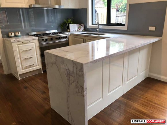 Organise your kitchen with our special kitchen marble splashback