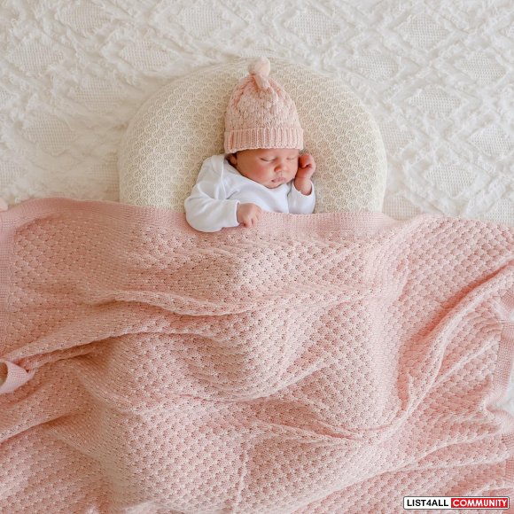 Ensure the best quality of newborn baby blanket with us